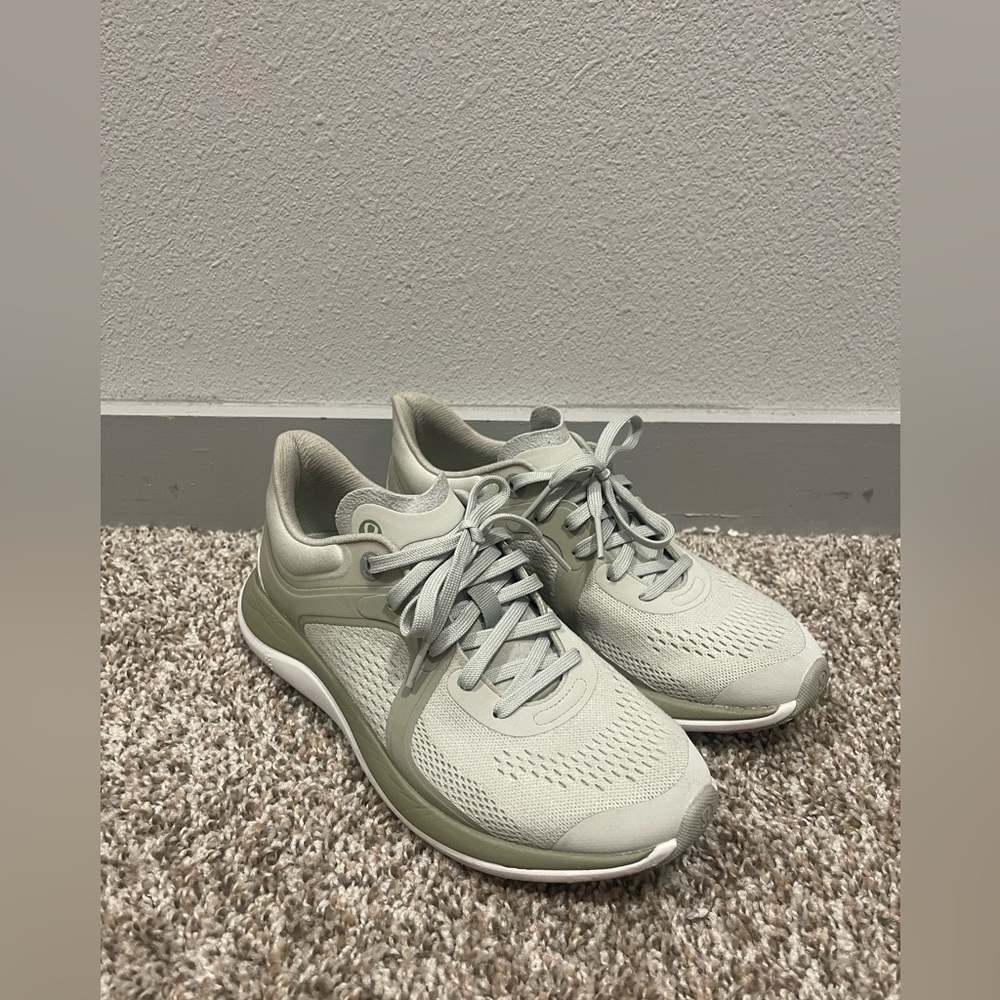 Lululemon athletic sneakers Women’s size 6.5